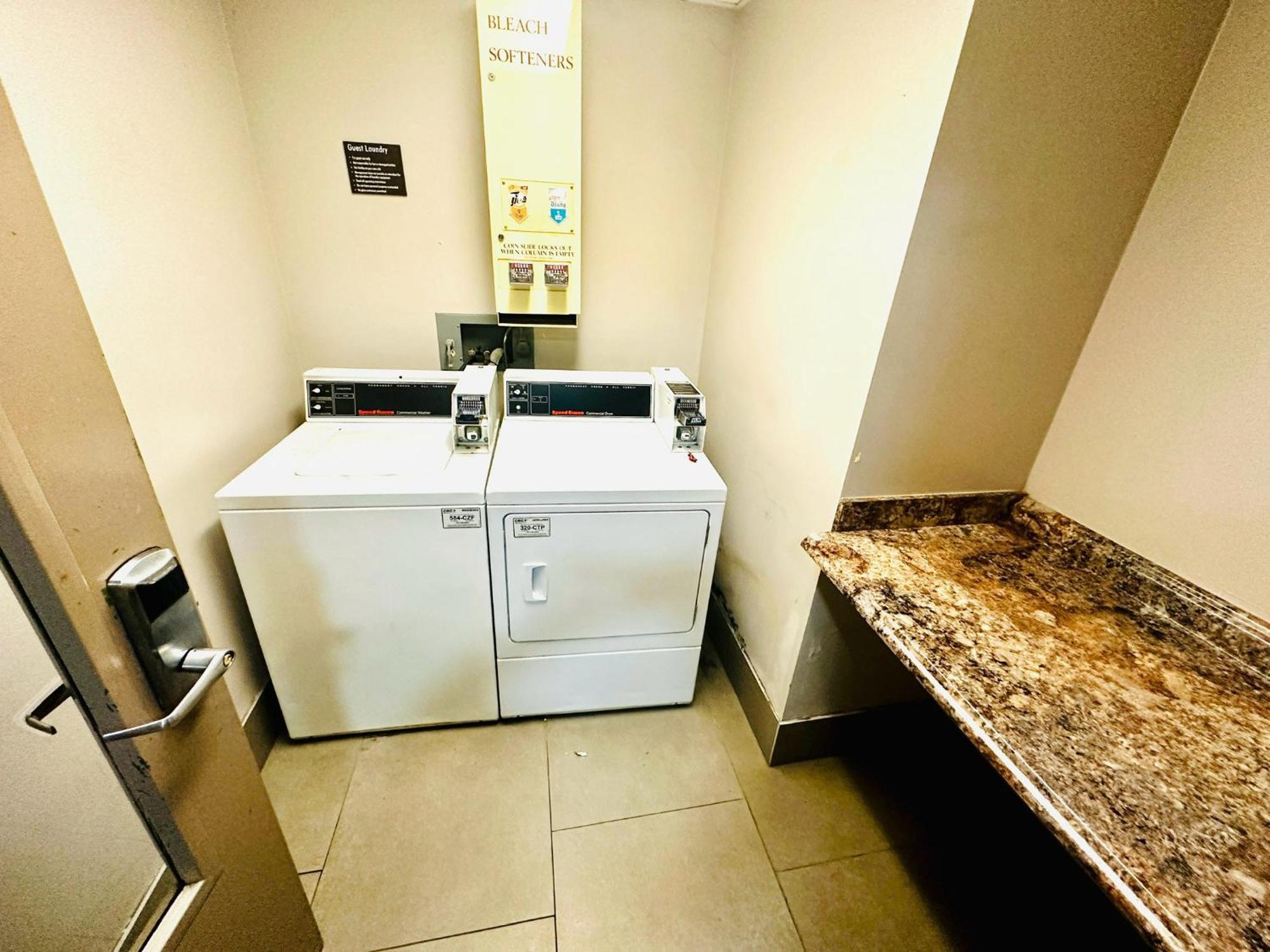 Radiant Inn And Suites Murfreesboro Buitenkant foto